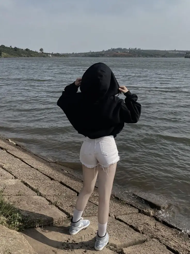 Ảnh Gái Xinh Che Mặt Tóc Dài: Vẻ Đẹp Bí Ẩn 44