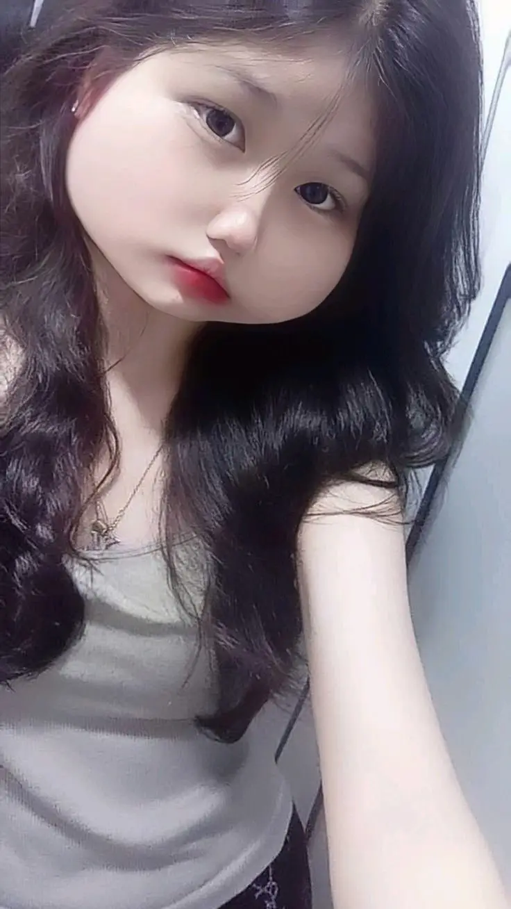 Ảnh Gái Xinh Chụp Cận Mặt: Khắc Họa Nét Đẹp Từ Chi Tiết 4