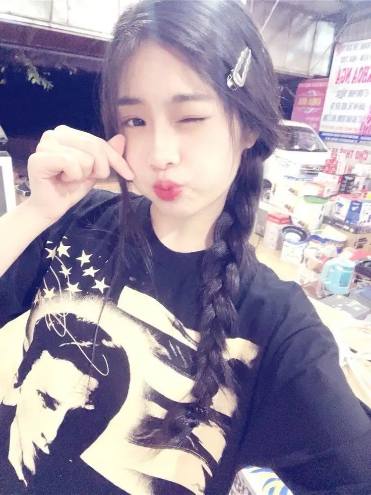 Ảnh Gái Xinh Chụp Cận Mặt: Khắc Họa Nét Đẹp Từ Chi Tiết 8