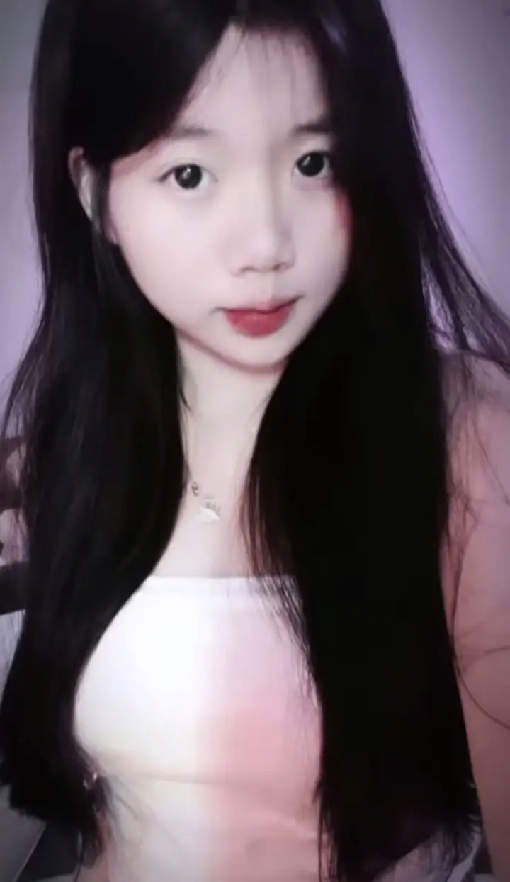 Ảnh Gái Xinh Chụp Cận Mặt: Khắc Họa Nét Đẹp Từ Chi Tiết 17