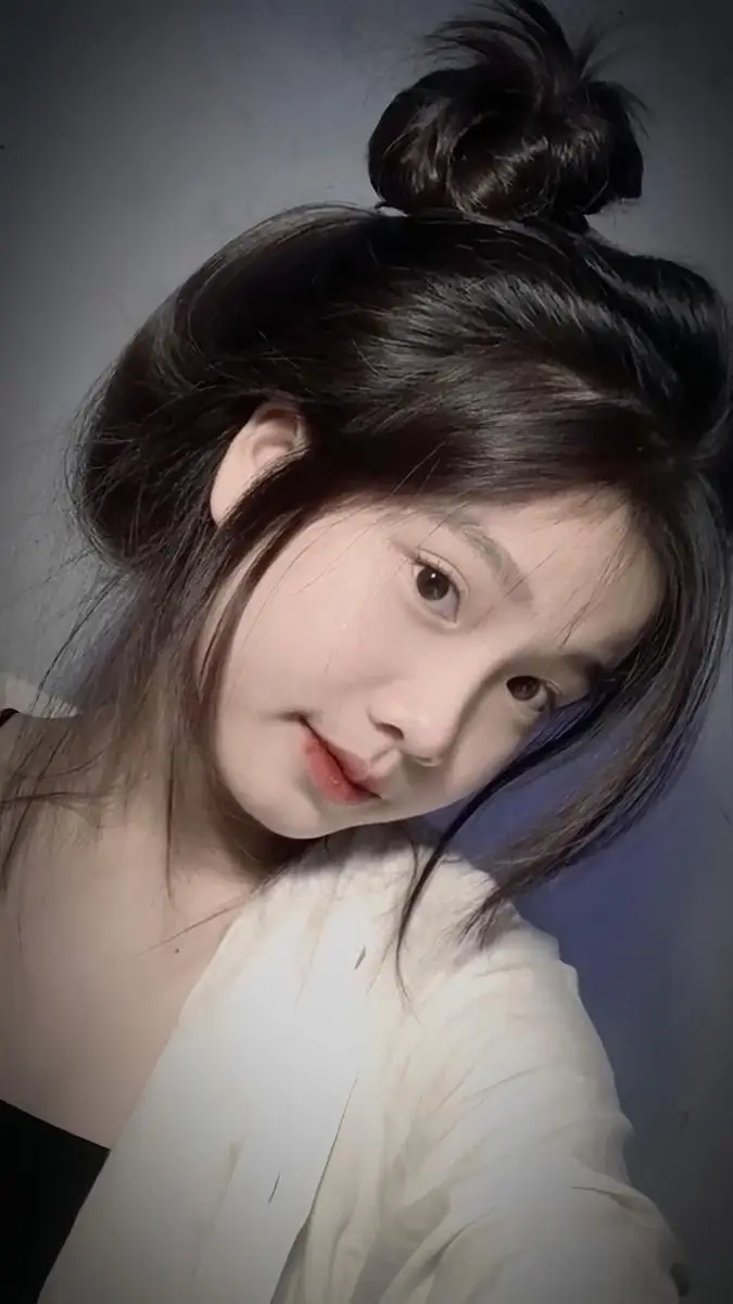 Ảnh Gái Xinh Chụp Cận Mặt: Khắc Họa Nét Đẹp Từ Chi Tiết 33