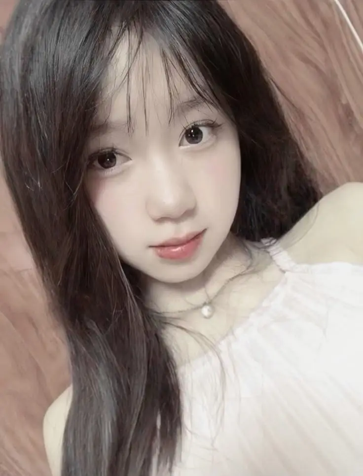 Ảnh Gái Xinh Chụp Cận Mặt: Khắc Họa Nét Đẹp Từ Chi Tiết 45