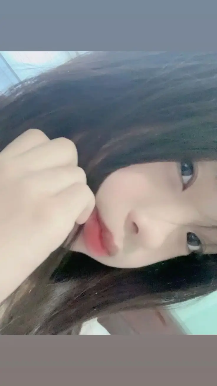 Ảnh Gái Xinh Chụp Cận Mặt: Khắc Họa Nét Đẹp Từ Chi Tiết 47