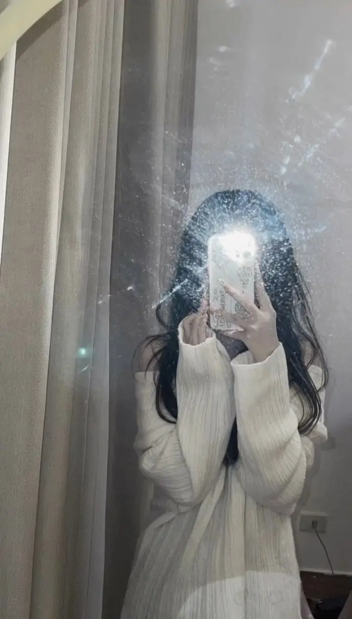 Ảnh gái xinh chụp dáng che mặt độc đáo 19