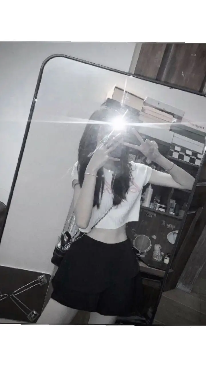 Ảnh gái xinh chụp dáng che mặt độc đáo 28