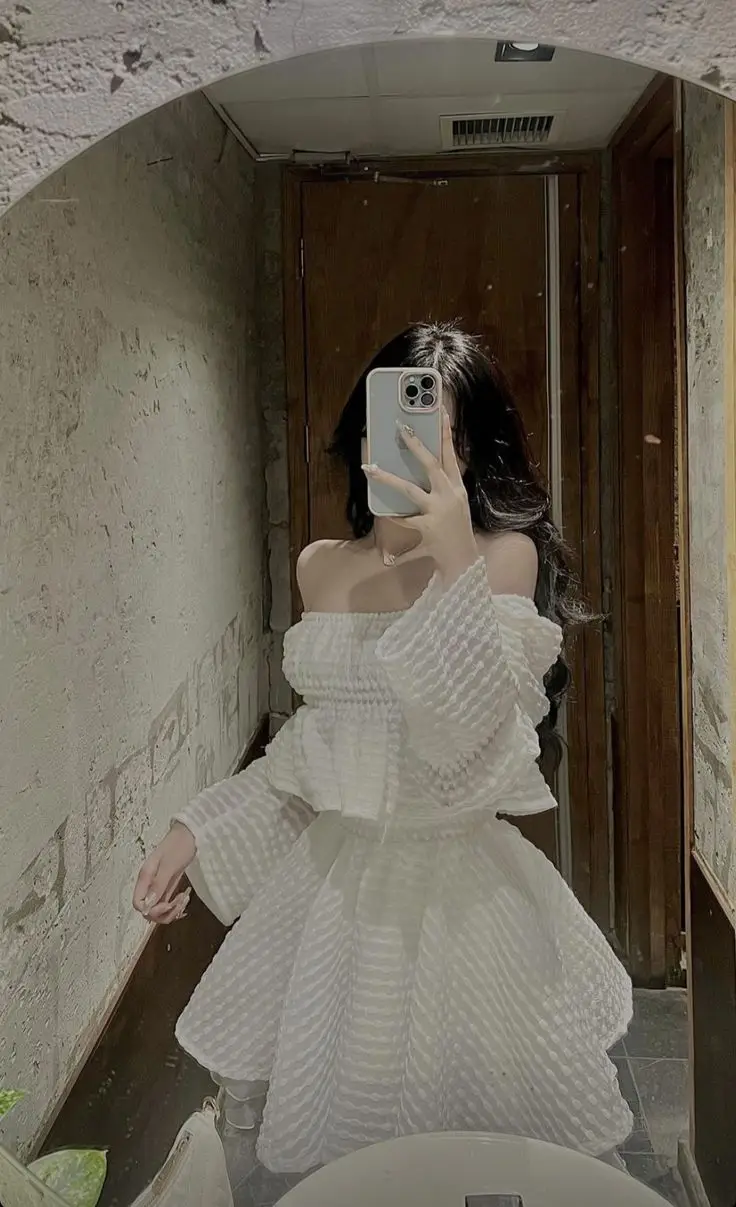 Ảnh gái xinh chụp dáng che mặt độc đáo 32