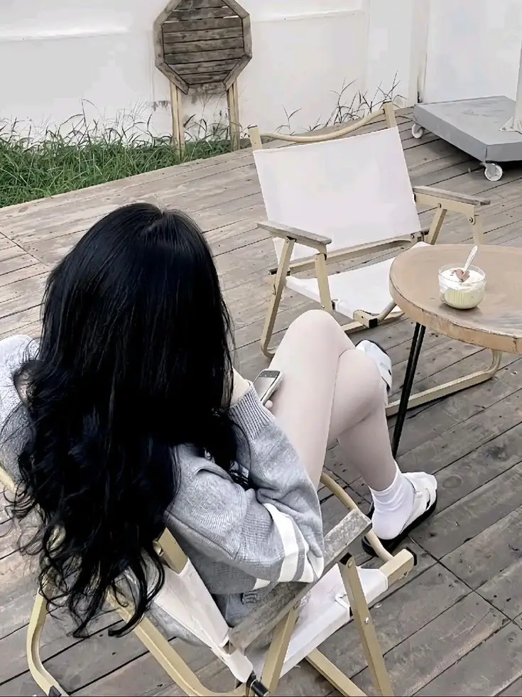 Ảnh gái xinh chụp dáng che mặt độc đáo 34