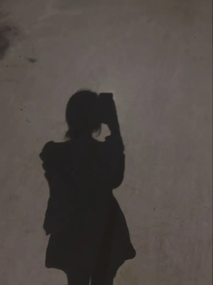 Ảnh gái xinh chụp dáng che mặt độc đáo 38