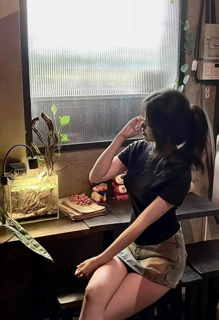 Ảnh gái xinh chụp dáng che mặt độc đáo 41