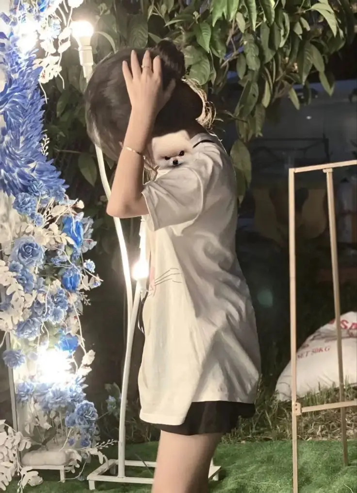 Ảnh gái xinh chụp dáng che mặt độc đáo 42