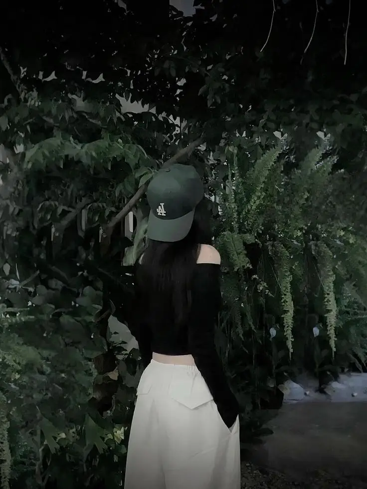 Ảnh Gái Xinh Chụp Sau Lưng - Bộ Ảnh Thể Hiện Phong Cách 8