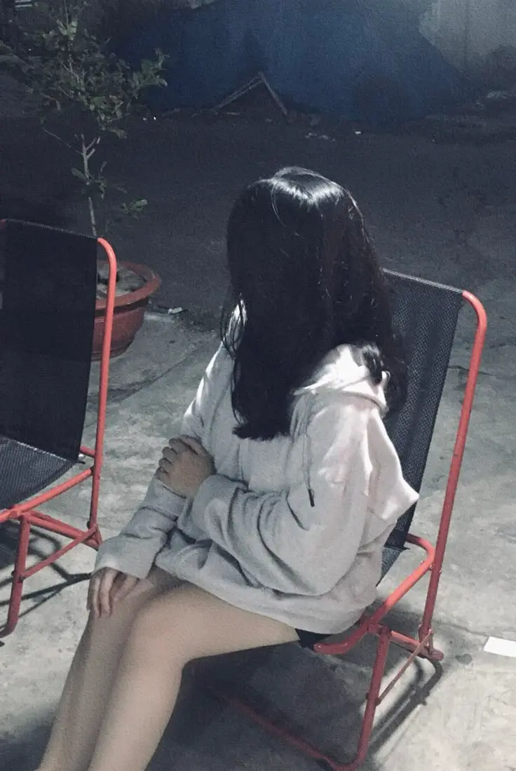 Ảnh Gái Xinh Chụp Sau Lưng - Bộ Ảnh Thể Hiện Phong Cách 9