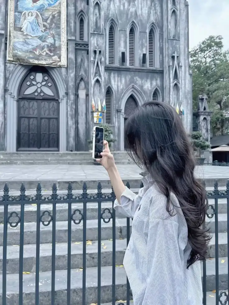 Ảnh Gái Xinh Chụp Sau Lưng - Bộ Ảnh Thể Hiện Phong Cách 14