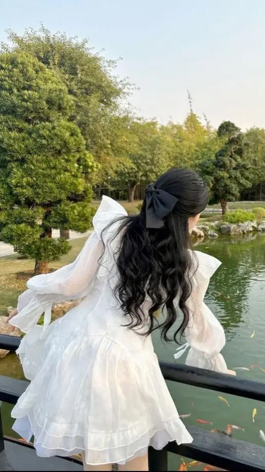 Ảnh Gái Xinh Chụp Sau Lưng - Bộ Ảnh Thể Hiện Phong Cách 35