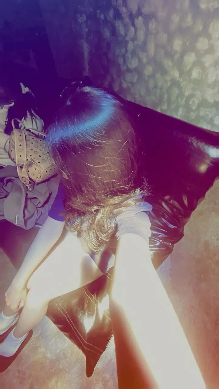 Ảnh Gái Xinh Chụp Sau Lưng - Bộ Ảnh Thể Hiện Phong Cách 41