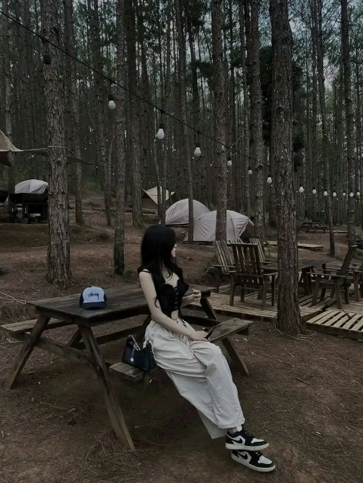 Ảnh Gái Xinh Chụp Sau Lưng - Bộ Ảnh Thể Hiện Phong Cách 49