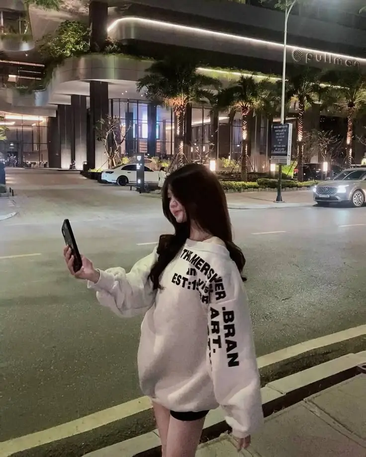 Ảnh Gái Xinh Chụp Sau Lưng - Bộ Ảnh Thể Hiện Phong Cách 51