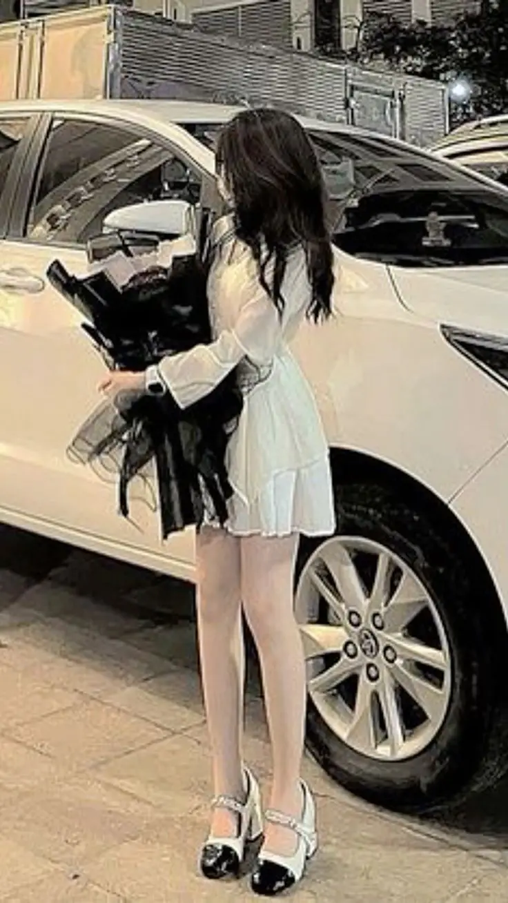 Ảnh Gái Xinh Chụp Sau Lưng - Bộ Ảnh Thể Hiện Phong Cách 62