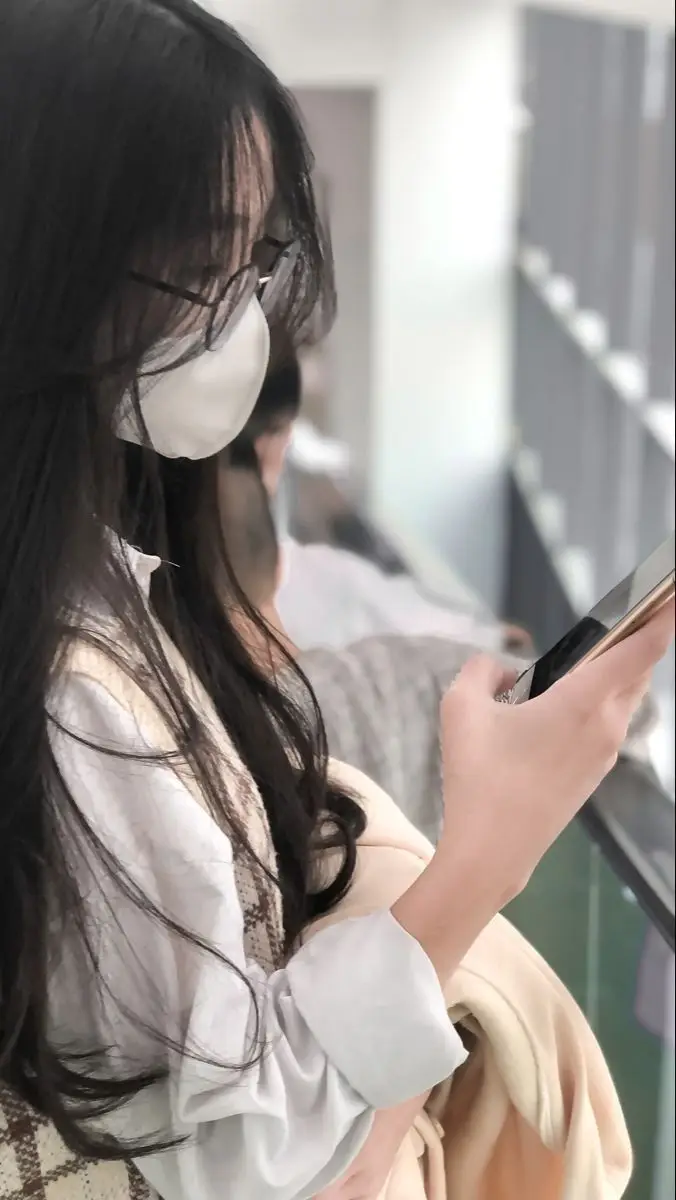 Ảnh Gái Xinh Đeo Khẩu Trang - Những Mẫu Ảnh Đẹp 19