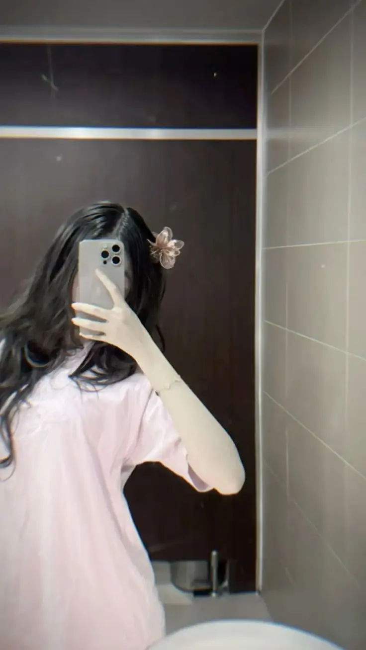 Ảnh Gái Xinh Đeo Kính: Phong Cách Thời Trang Được Yêu Thích 29