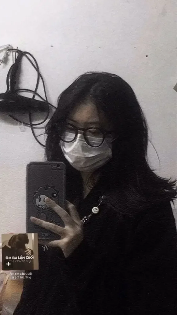 Ảnh Gái Xinh Đeo Kính Che Mặt - 50 Hình Ảnh Thời Trang 50