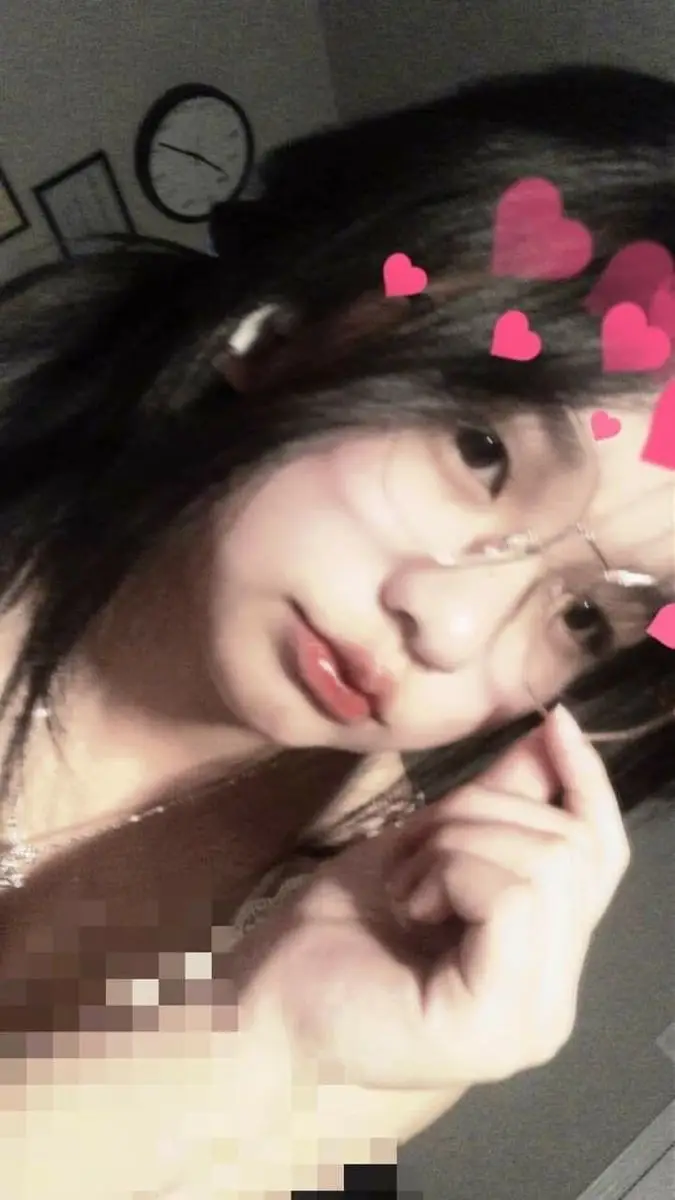 Ảnh Gái Xinh Đeo Mắt Kính Cute 21