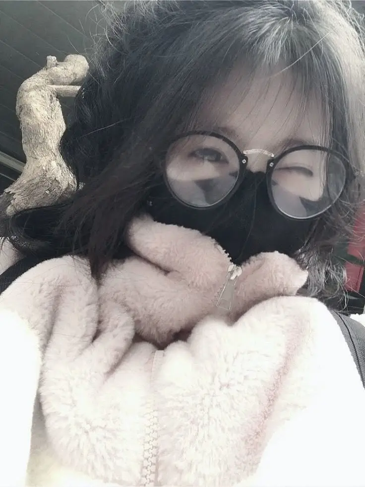 Ảnh Gái Xinh Đeo Mắt Kính Cute 22