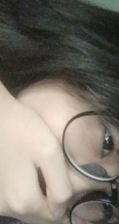 Ảnh Gái Xinh Đeo Mắt Kính Cute 25