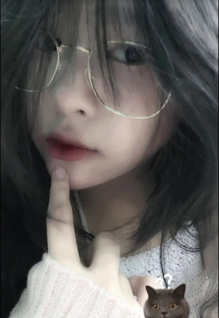 Ảnh Gái Xinh Đeo Mắt Kính Cute 27