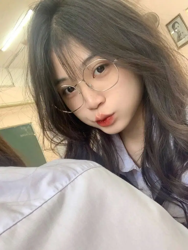 Ảnh Gái Xinh Đeo Mắt Kính Cute 29