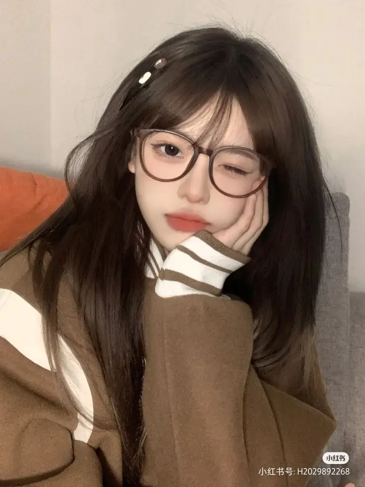 Ảnh Gái Xinh Đeo Mắt Kính Cute 39