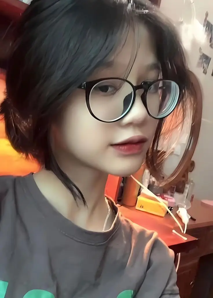 Ảnh Gái Xinh Đeo Mắt Kính Cute 41