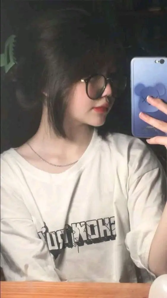 Ảnh Gái Xinh Đeo Mắt Kính Cute 51