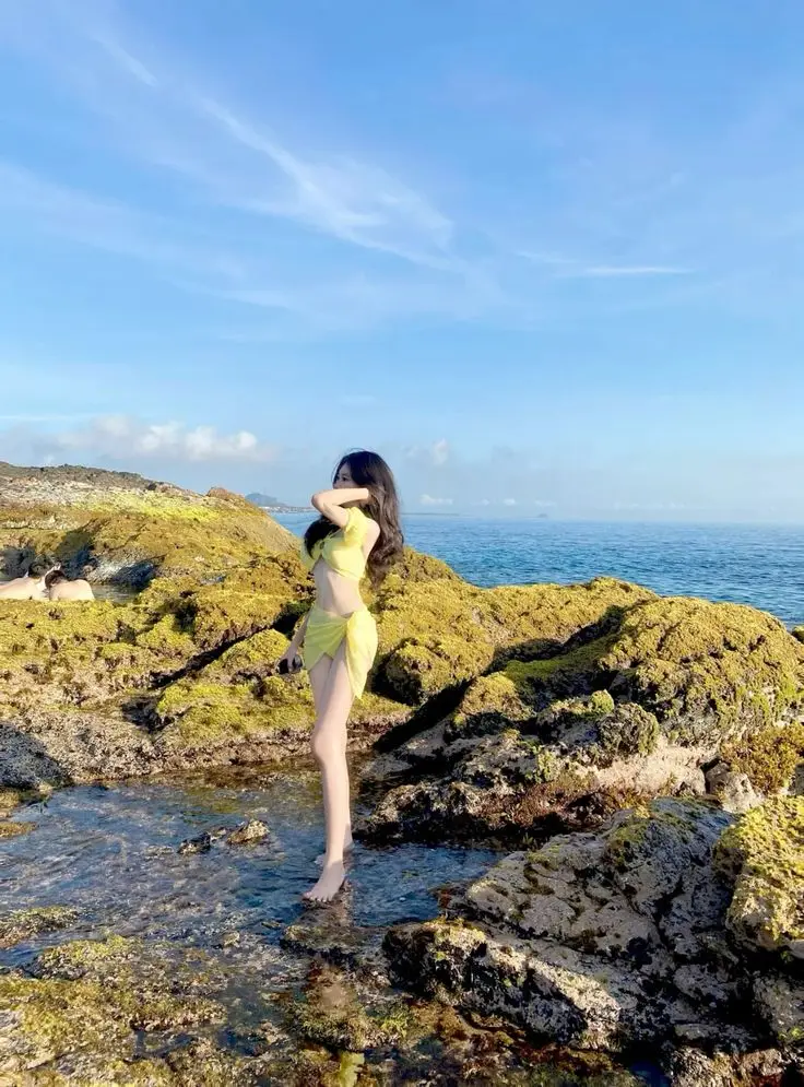 Ảnh Gái Xinh Đi Biển - Tuyển Tập Hình Ảnh Nóng Bỏng 61