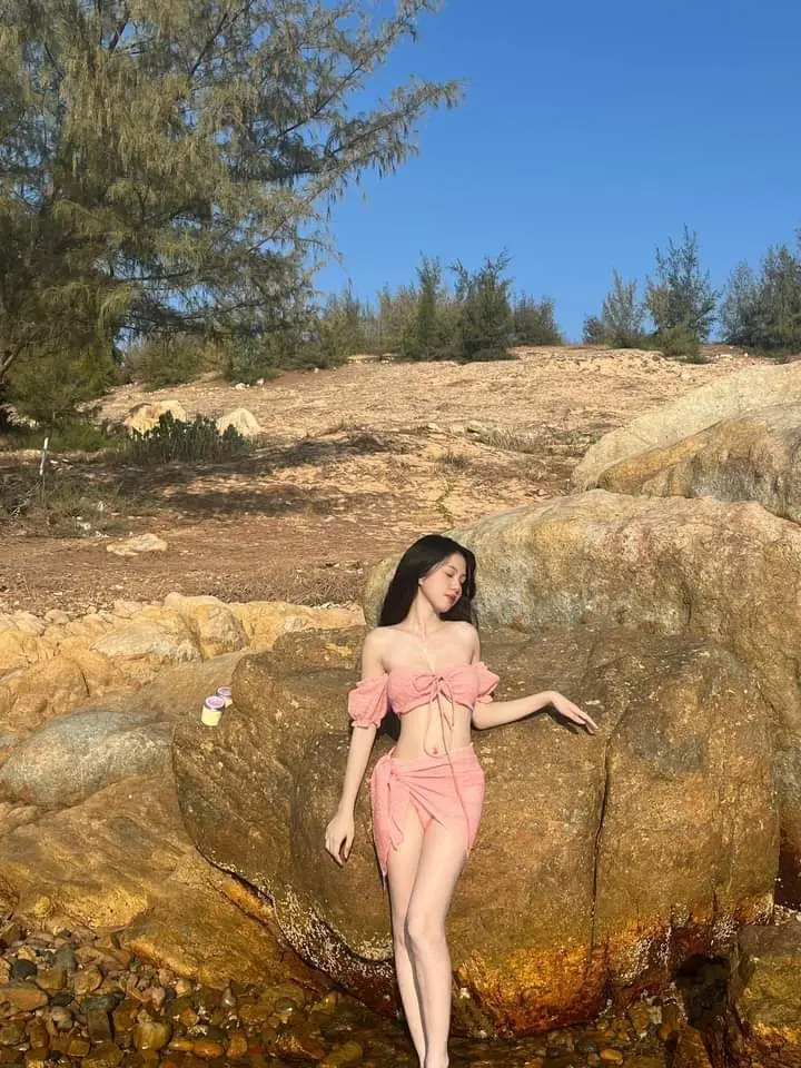 Ảnh Gái Xinh Đi Biển - Tuyển Tập Hình Ảnh Nóng Bỏng 65