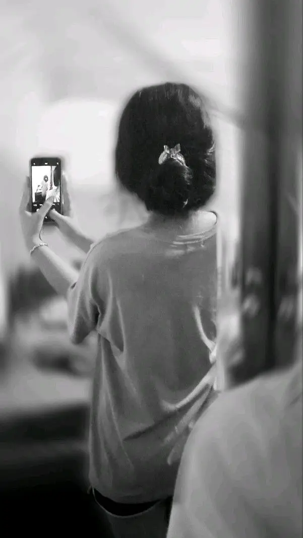 Ảnh Gái Xinh K11 Che Mặt: Vẻ Đẹp Bí Ẩn Của Tuổi Teen 9