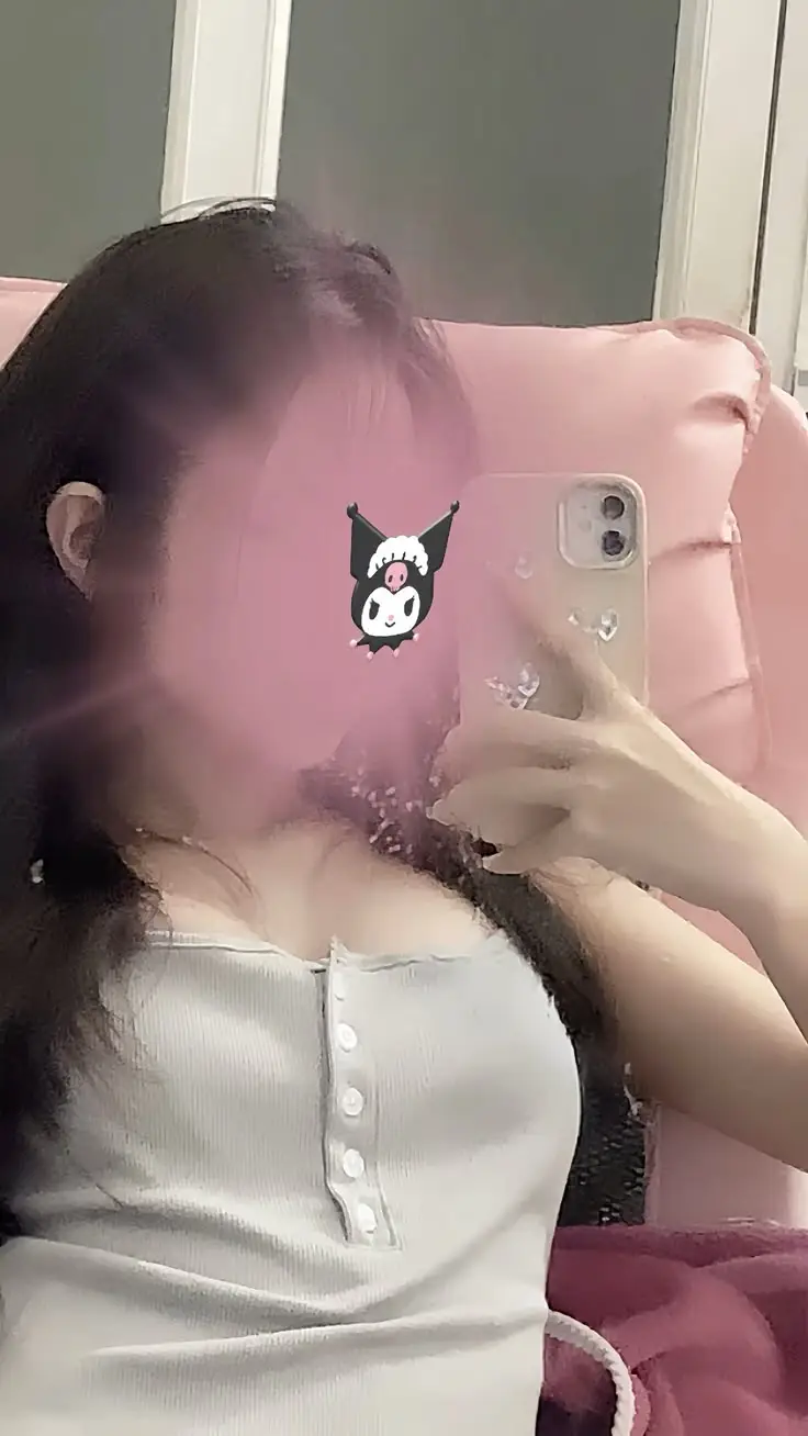 Ảnh Gái Xinh Khoe Body: Tự Tin Nổi Bật Trong Mọi Khung Hình 8