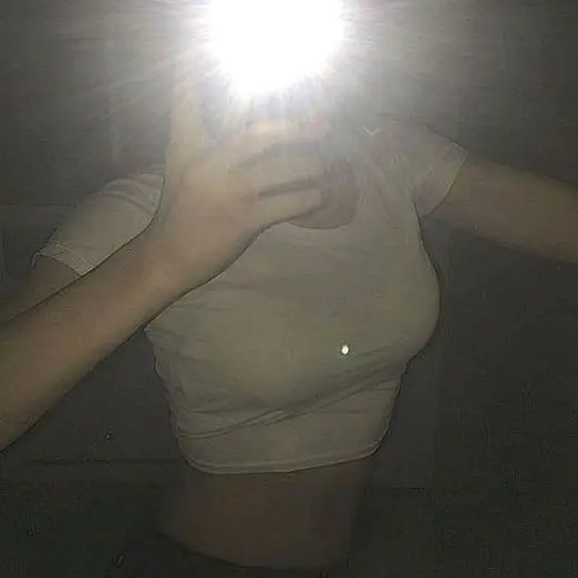 Ảnh Gái Xinh Khoe Body: Tự Tin Nổi Bật Trong Mọi Khung Hình 27