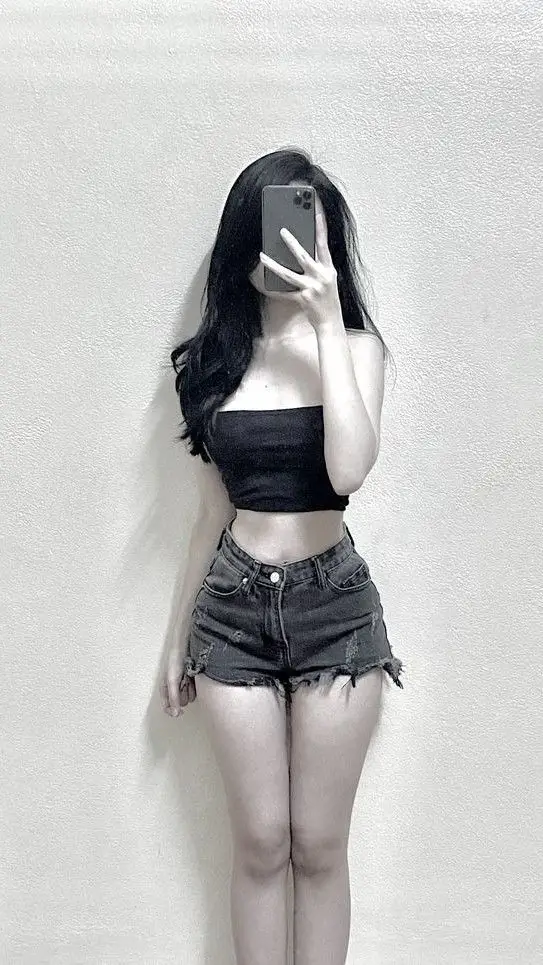 Ảnh Gái Xinh Khoe Body: Tự Tin Nổi Bật Trong Mọi Khung Hình 39