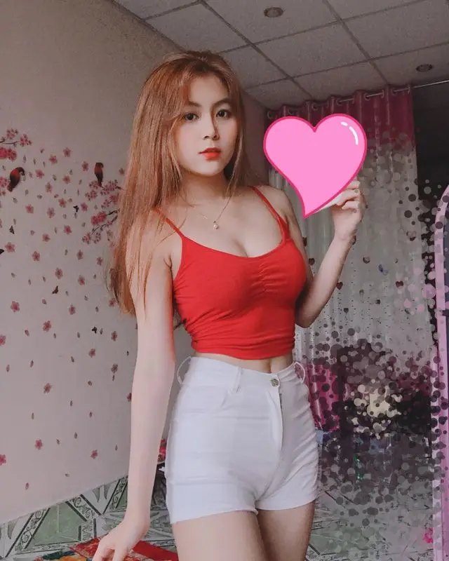 Ảnh Gái Xinh Khoe Body: Tự Tin Nổi Bật Trong Mọi Khung Hình 43