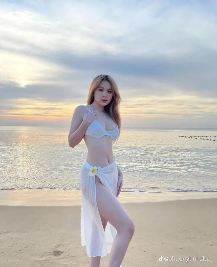 Ảnh Gái Xinh Khoe Body: Tự Tin Nổi Bật Trong Mọi Khung Hình 47