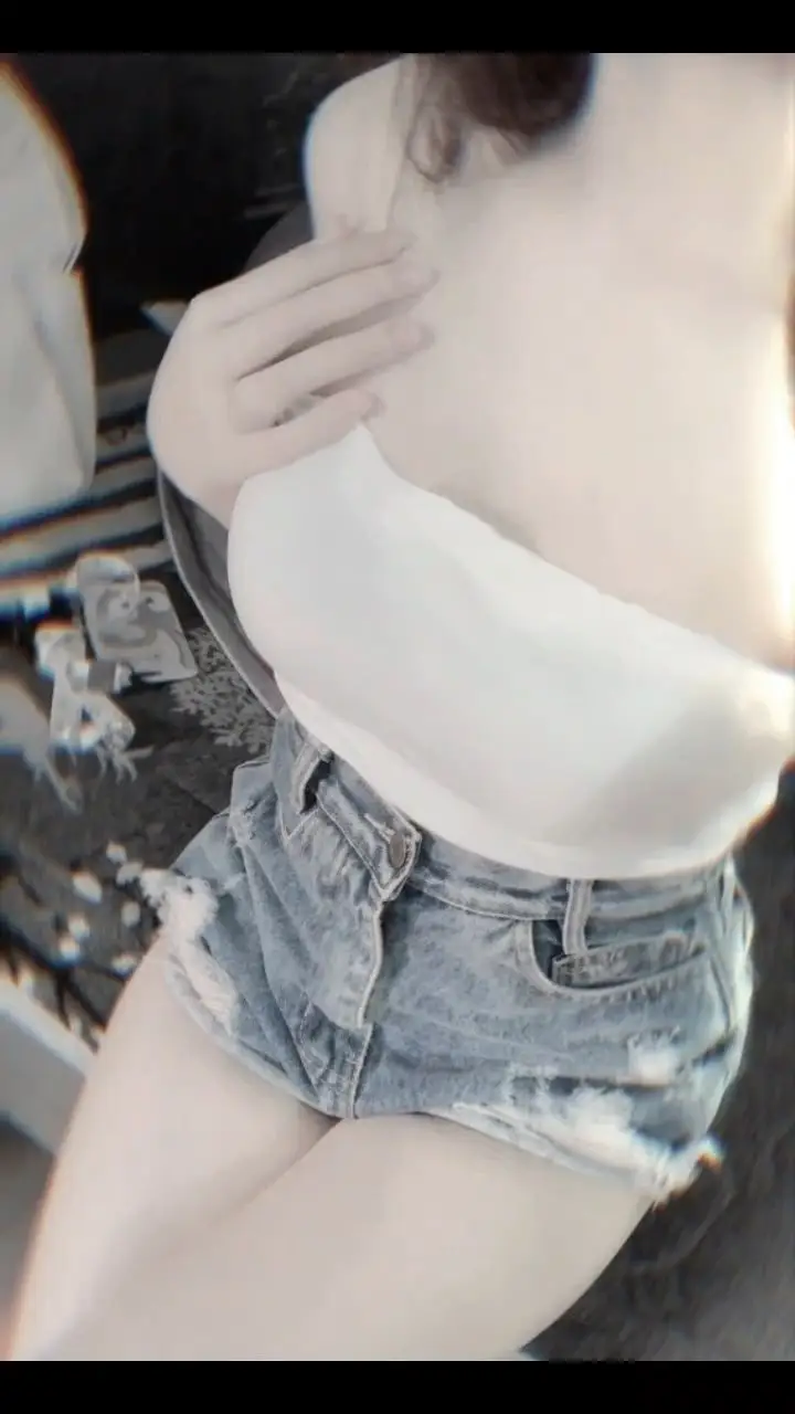 Ảnh Gái Xinh Khoe Body: Tự Tin Nổi Bật Trong Mọi Khung Hình 48