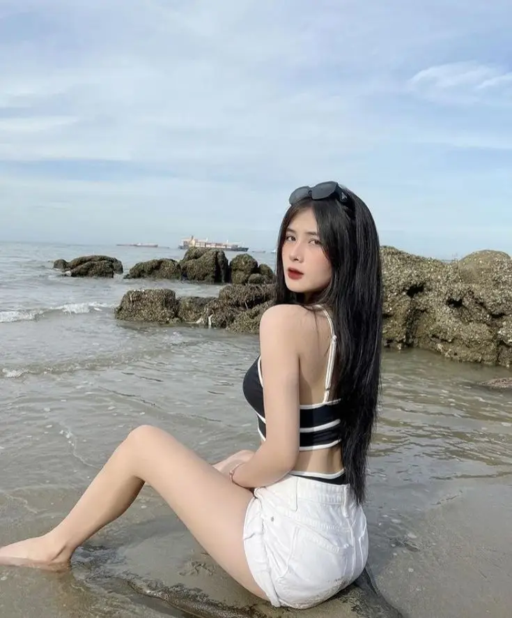 Ảnh Gái Xinh Khoe Body: Tự Tin Nổi Bật Trong Mọi Khung Hình 57