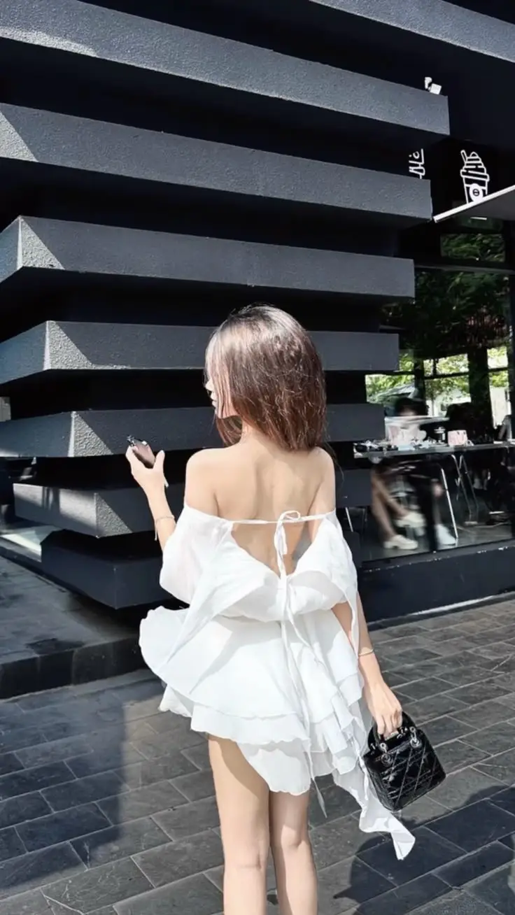 Ảnh gái xinh mặc váy nữ tính và duyên dáng 4