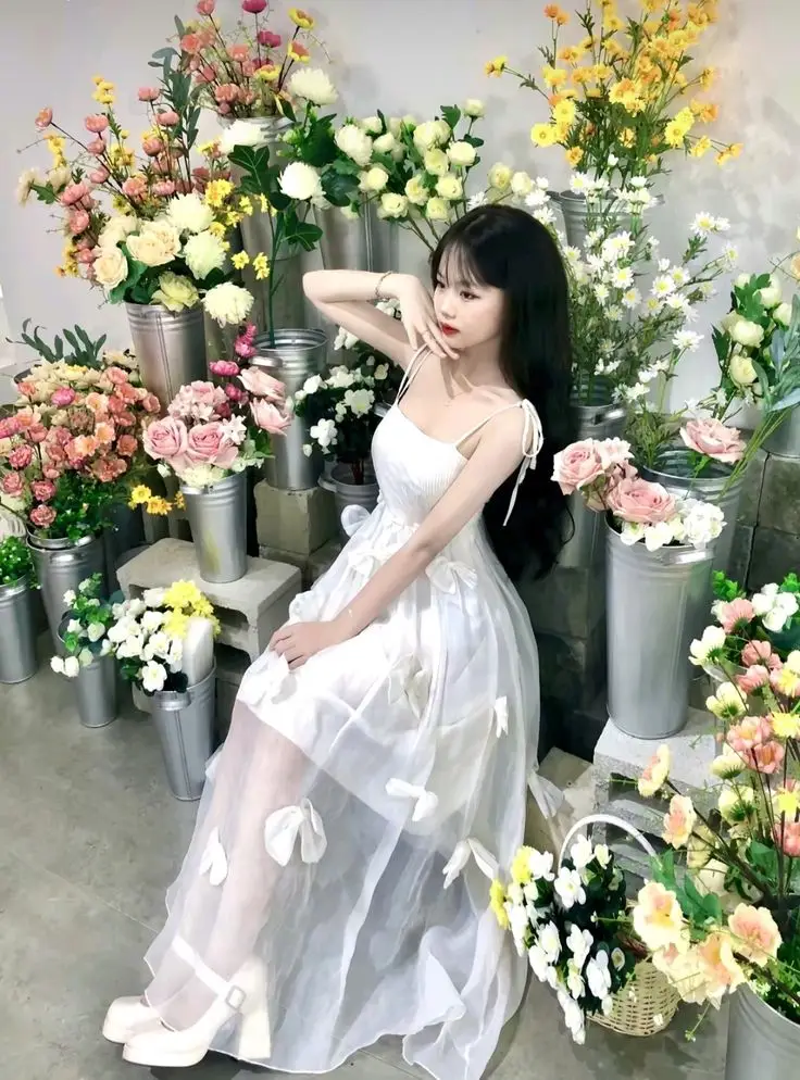 Ảnh gái xinh mặc váy nữ tính và duyên dáng 13