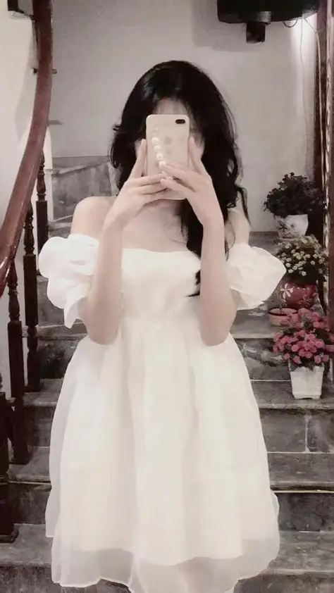 Ảnh gái xinh mặc váy nữ tính và duyên dáng 23