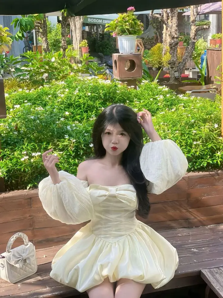 Ảnh gái xinh mặc váy nữ tính và duyên dáng 26