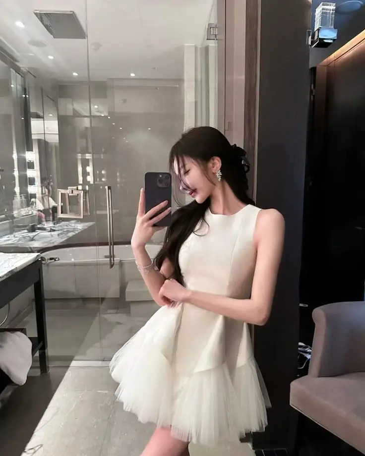 Ảnh gái xinh mặc váy nữ tính và duyên dáng 37