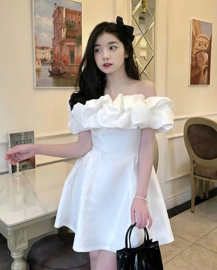 Ảnh gái xinh mặc váy nữ tính và duyên dáng 51