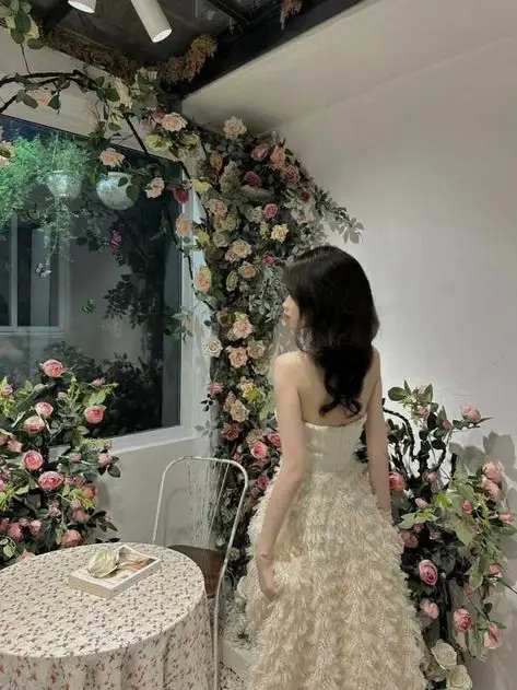 Ảnh gái xinh mặc váy nữ tính và duyên dáng 58